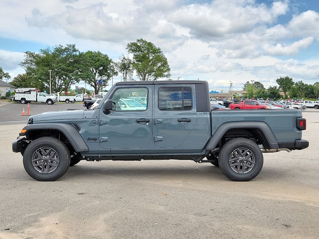 2025 Jeep Gladiator Sport photo 3