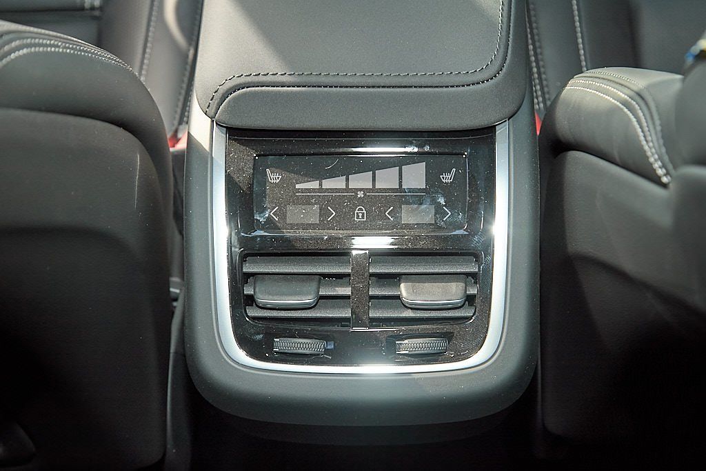 2026 VOLVO XC60 - Image 21