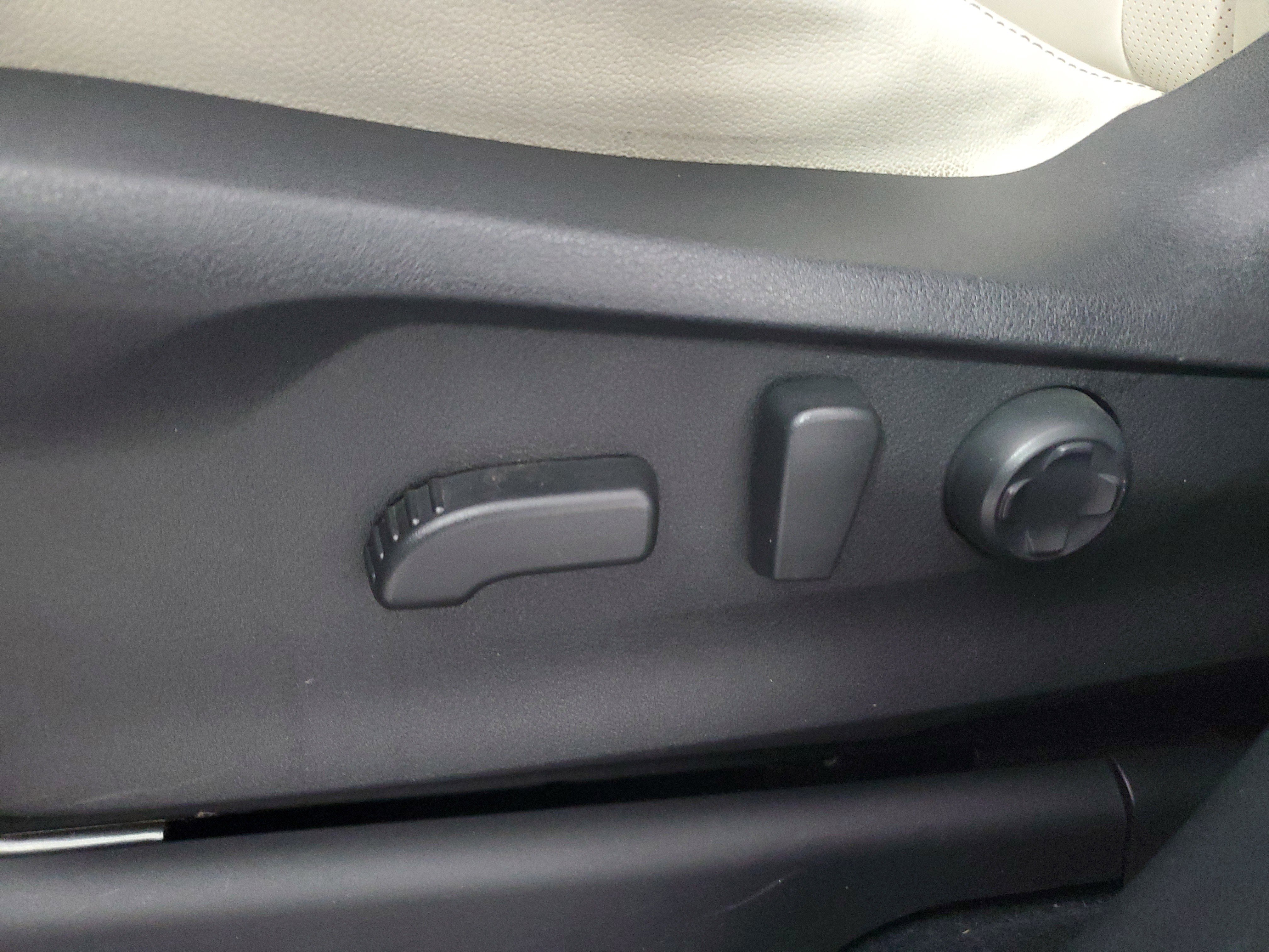 Used 2023 Cosmic Blue Pearl Subaru Limited image 30