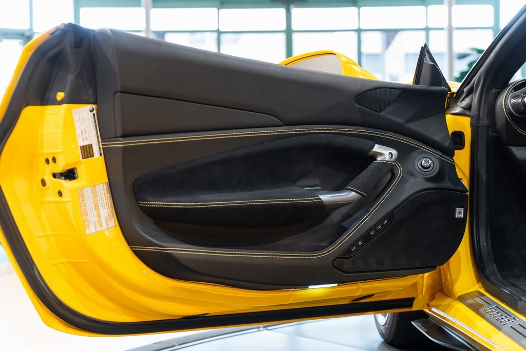 2022 Ferrari F8 Spider Base photo 18