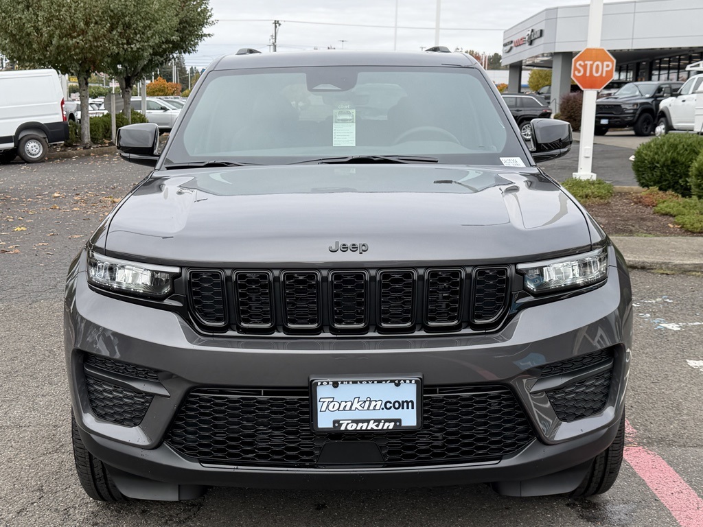 2025 Jeep Grand Cherokee Altitude X photo 2