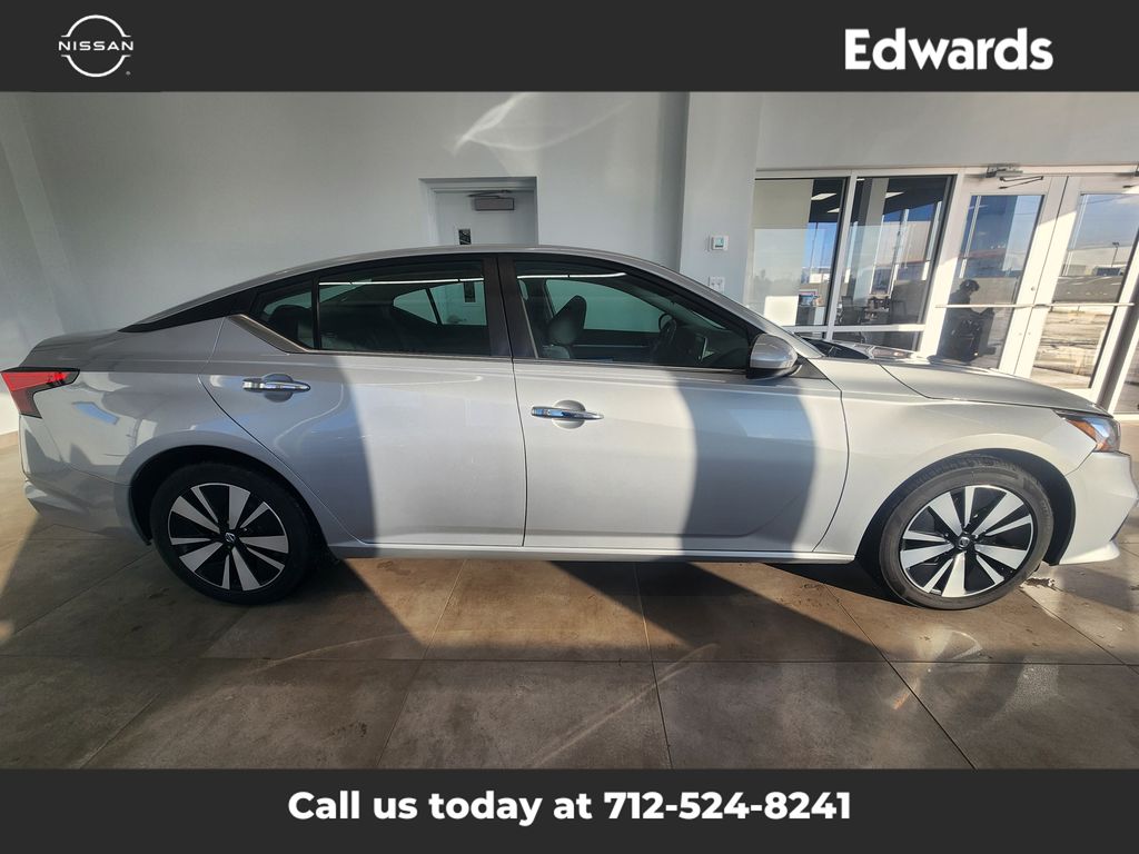 2021 Nissan Altima SV's photo