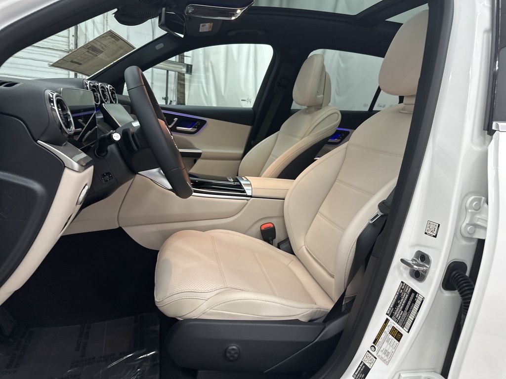 2026 Mercedes Benz GLC 300 photo 14