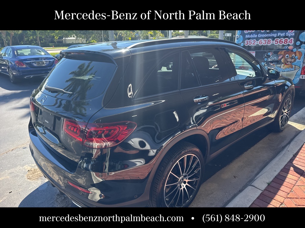 2022 Mercedes Benz GLC 300 photo 3