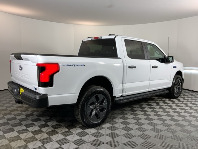 2024 Ford F-150 Lightning photo 4