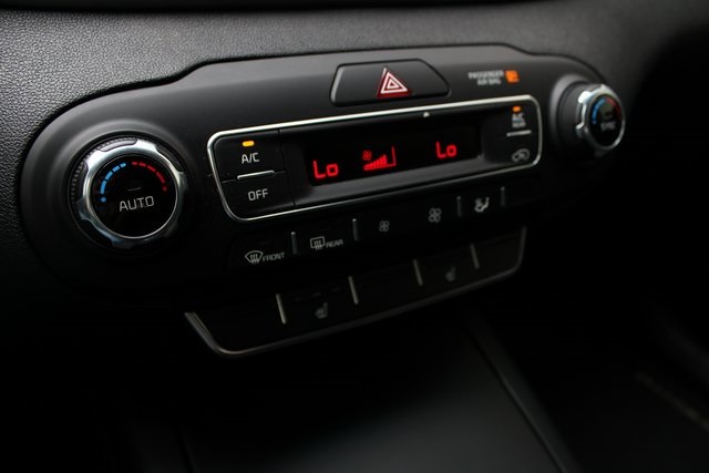 2020 Kia Sorento S photo 4