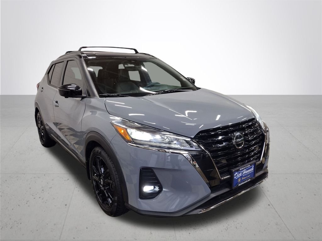 2021 Nissan Kicks SR photo 4