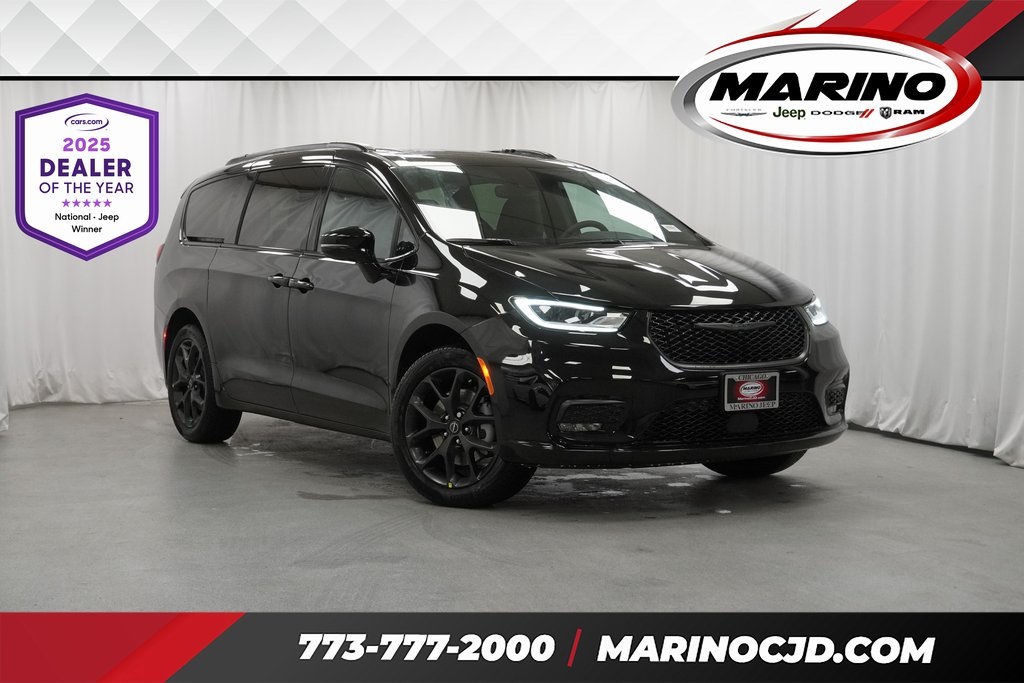 2026 Chrysler Pacifica Limited's photo