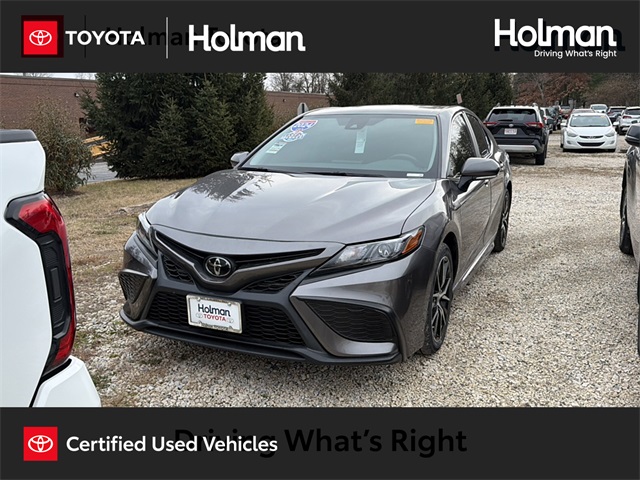 2024 Toyota Camry SE's photo