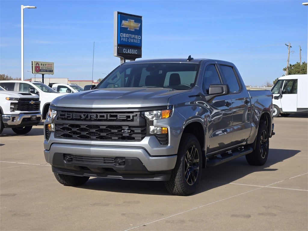 2026 Chevrolet Silverado Custom photo 2