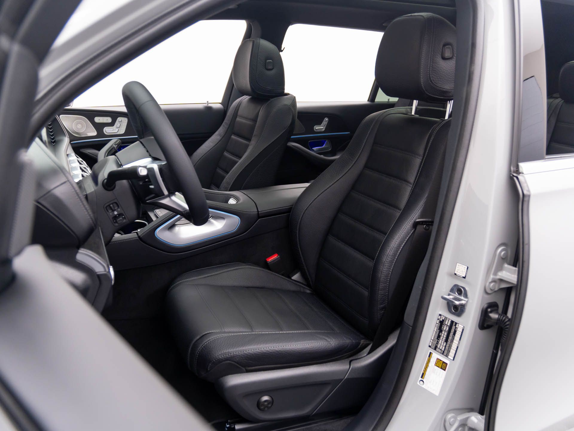2025 Mercedes Benz GLS 450 4MATIC photo 10