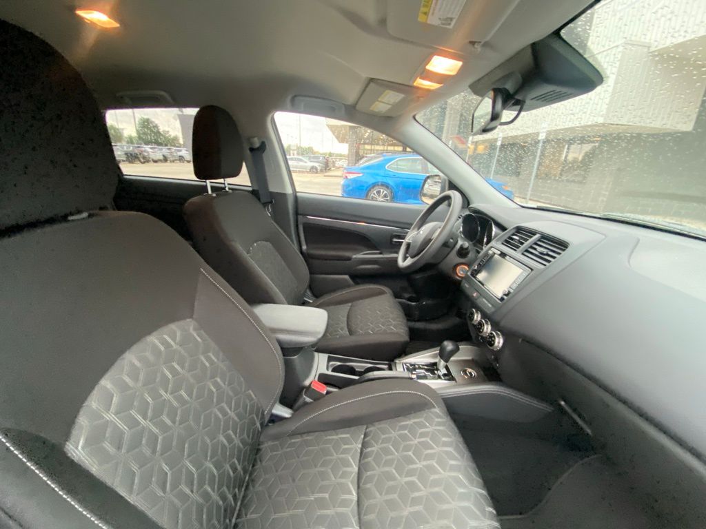 2024 Mitsubishi Outlander Sport ES photo 28