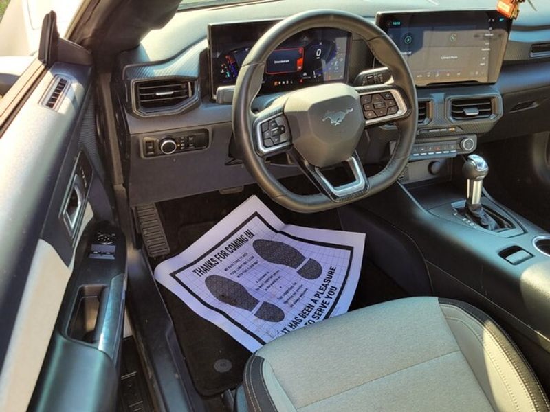 2024 Ford Mustang EcoBoost photo 6