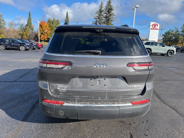 2023 Jeep Grand Cherokee Limited photo 4