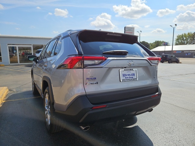2024 Toyota RAV4 XLE Premium photo 6
