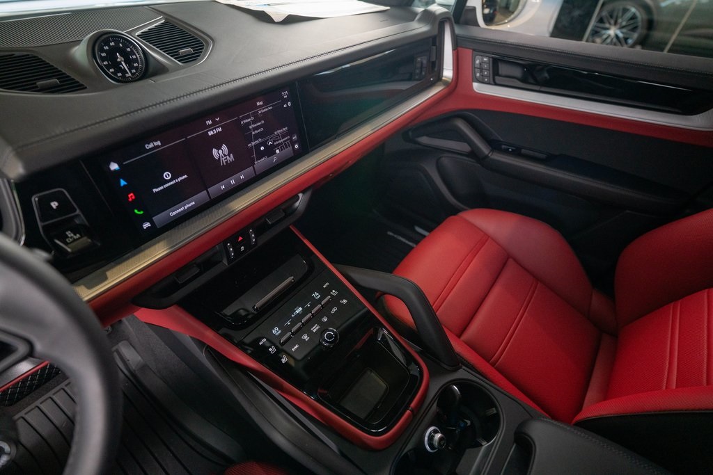 2025 Porsche Cayenne Coupe photo 22