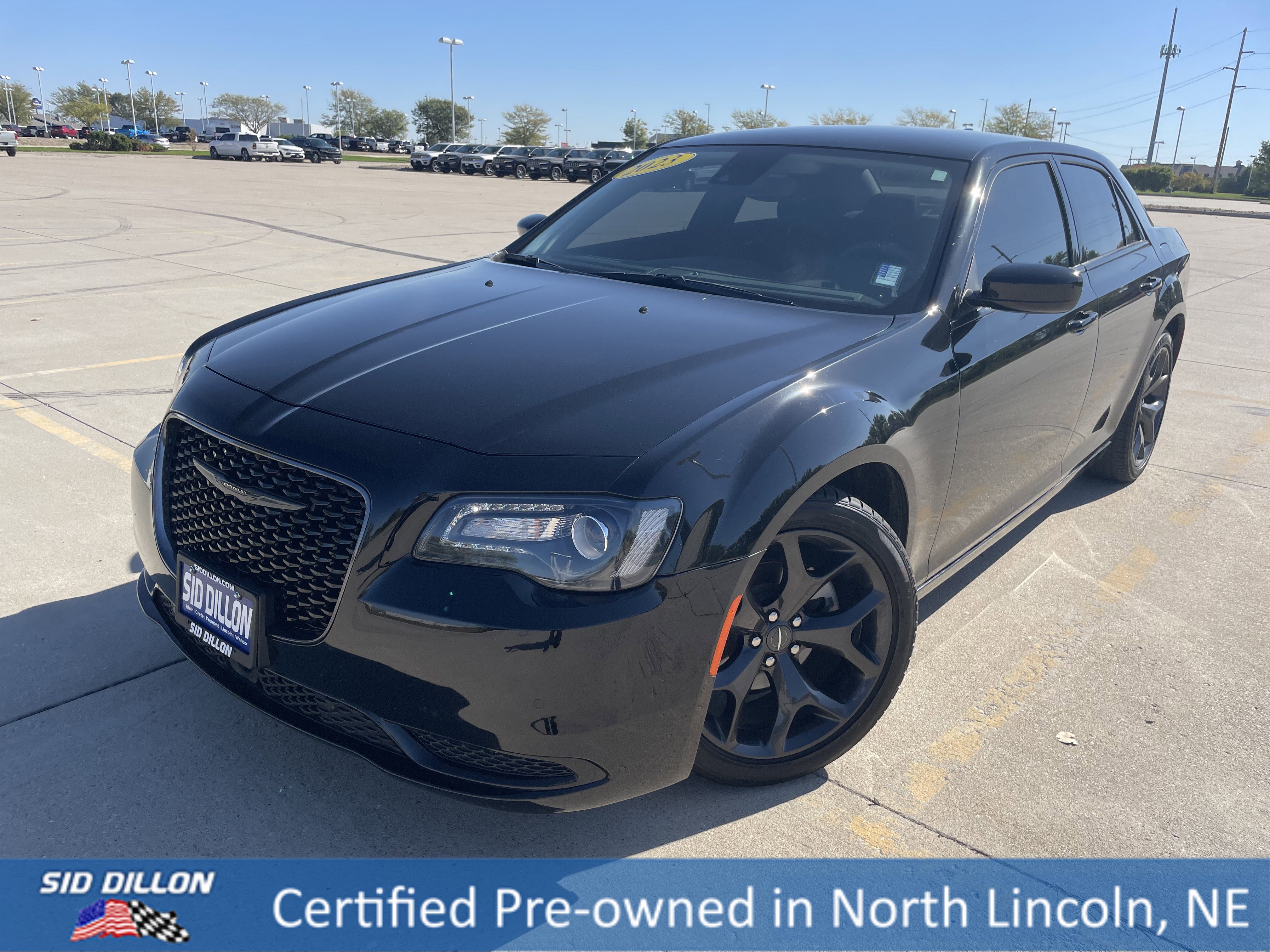 2023 Chrysler 300 Touring's photo