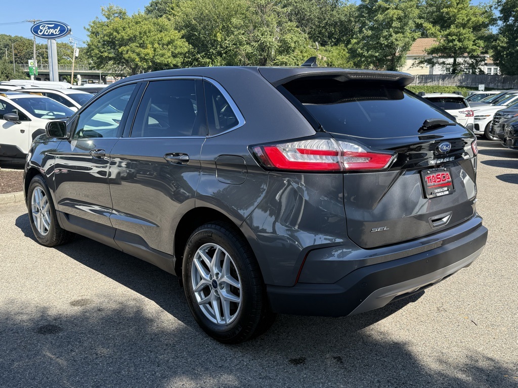 2022 Ford Edge SEL photo 10