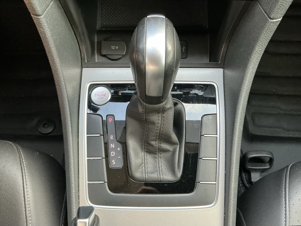 2021 Volkswagen Passat 2.0T SE photo 42