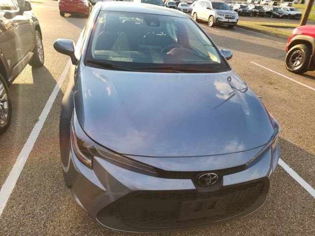 Used 2022 Toyota Corolla LE with VIN 5YFEPMAEXNP359436 for sale in Northfield, Minnesota