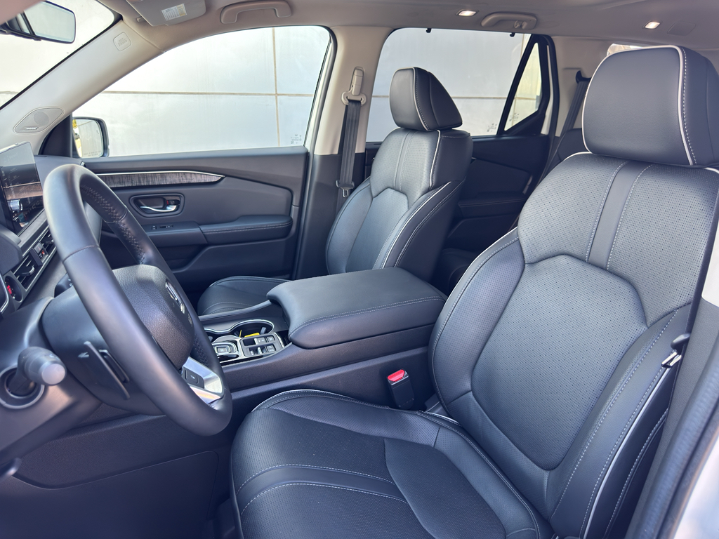 2025 Honda Pilot Elite photo 9