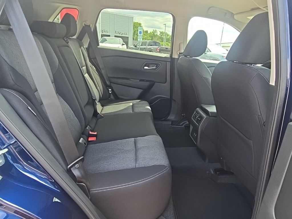 2026 Nissan Rogue SV photo 26