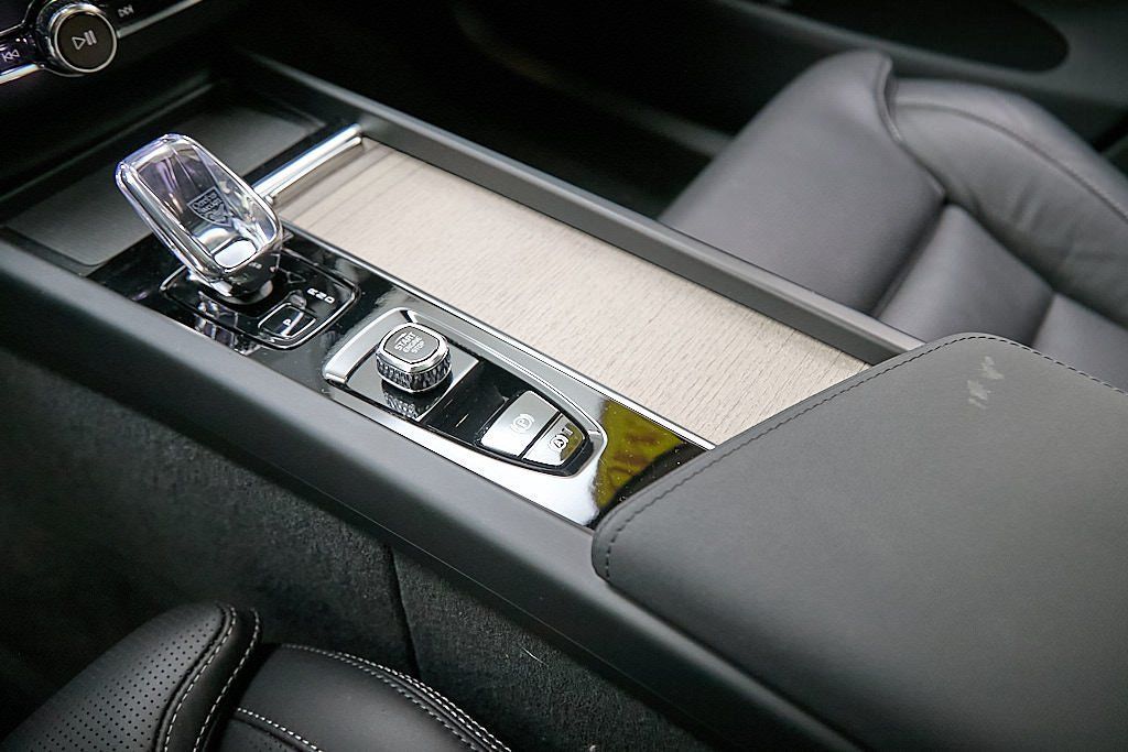 2026 VOLVO XC60 - Image 16