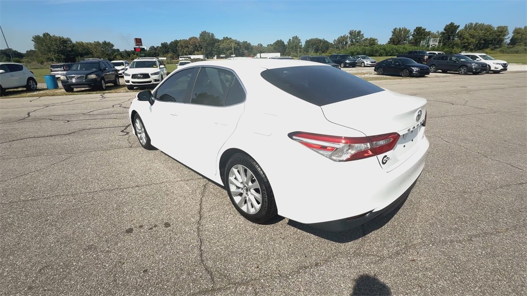 2018 Toyota Camry LE photo 6