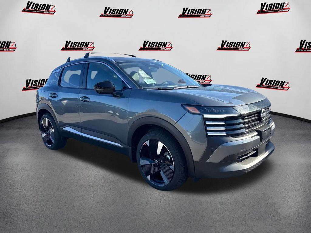 2026 Nissan Kicks SR photo 3