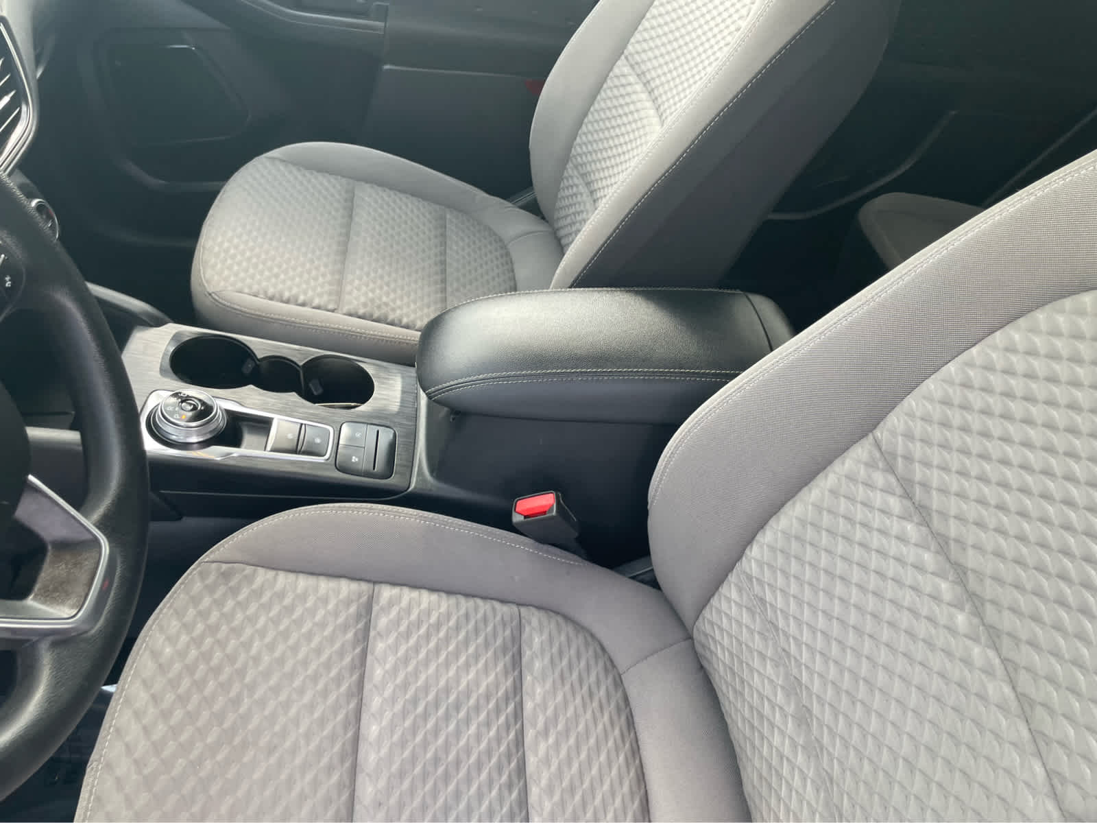 2020 Ford Escape SE photo 25