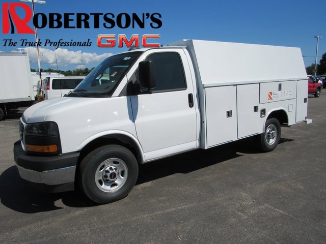 2025 GMC Savana Cutaway Work Van