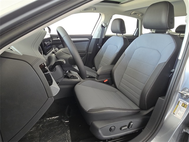 2025 Volkswagen Jetta 1.5T SE photo 4