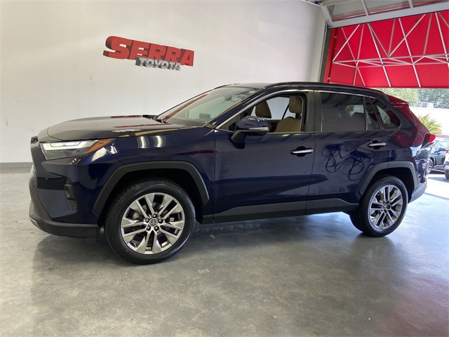 2022 Toyota RAV4 Limited photo 14