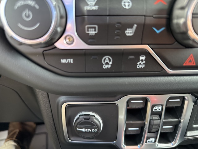 2025 Jeep Gladiator Sport photo 33