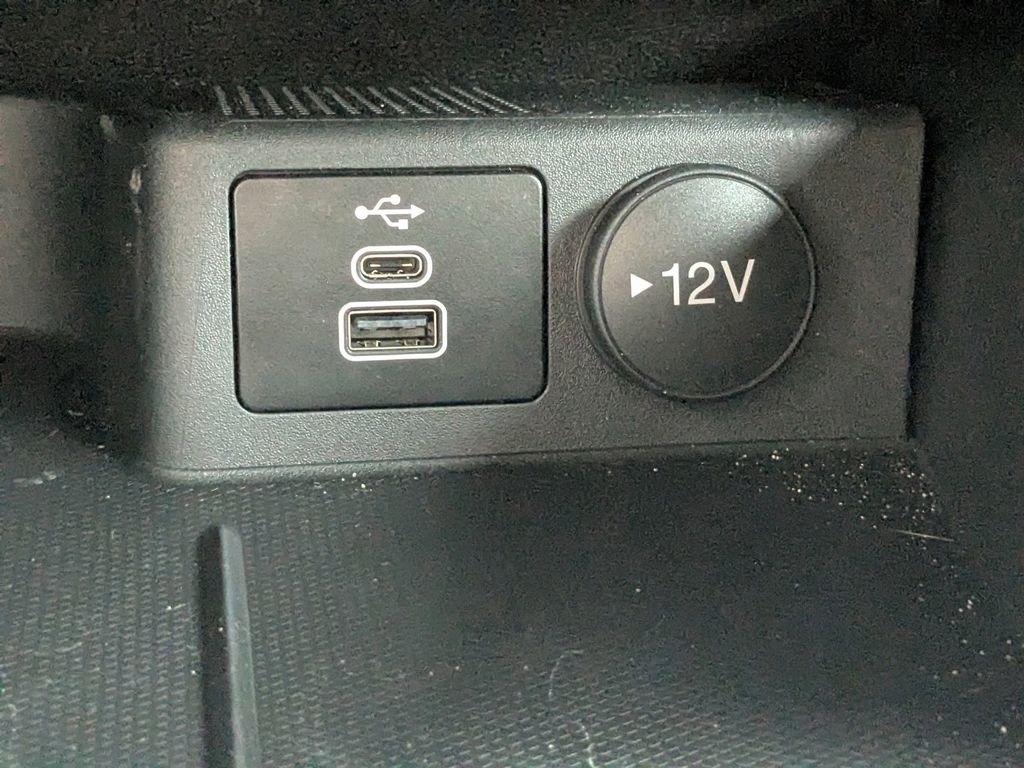 2025 Ford Escape Hybrid ST-Line photo 19