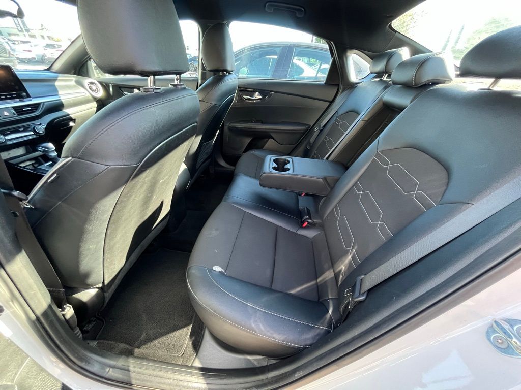 2023 Kia Forte GT photo 7