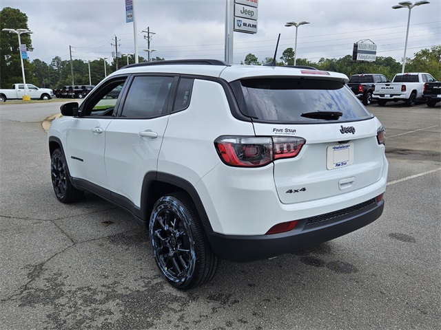 2026 Jeep Compass Latitude Altitude photo 10