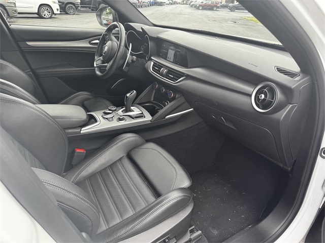 2022 Alfa Romeo Stelvio Ti Sport photo 15