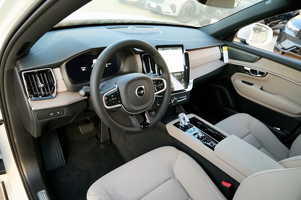 2026 VOLVO XC90 - Image 9