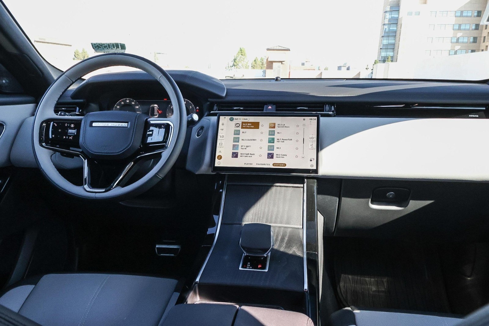 2026 Land Rover Range Rover Velar SE photo 14