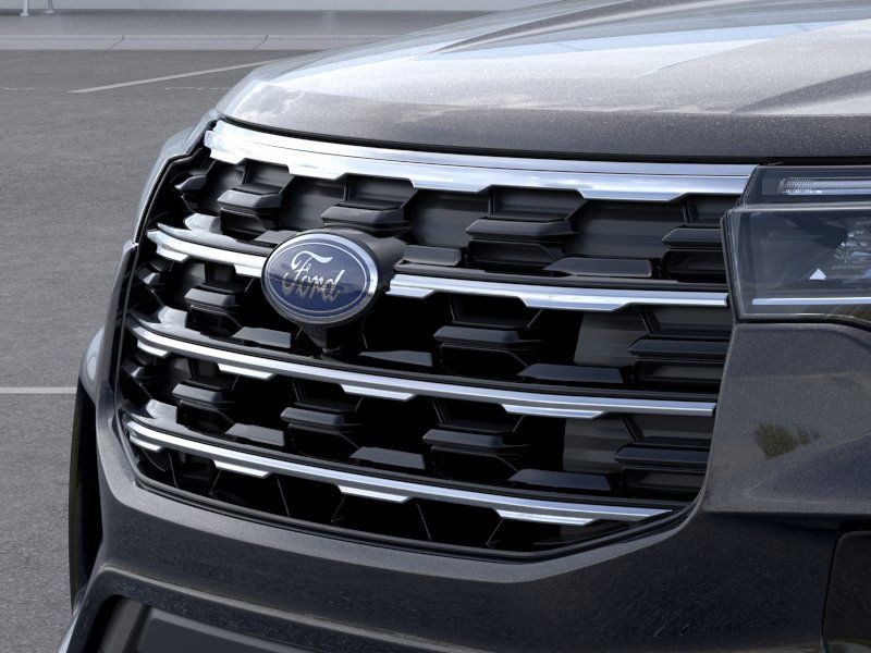 2025 Ford Explorer photo 13
