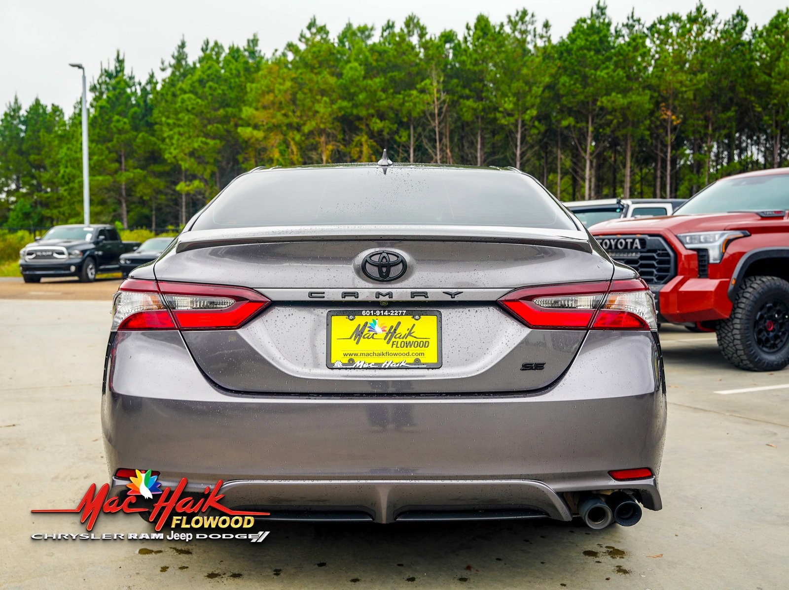 2023 Toyota Camry SE photo 4
