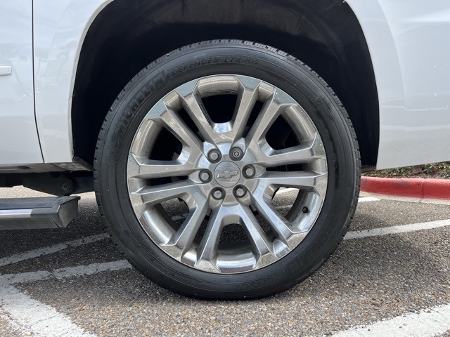 2019 Chevrolet Suburban Premier photo 13