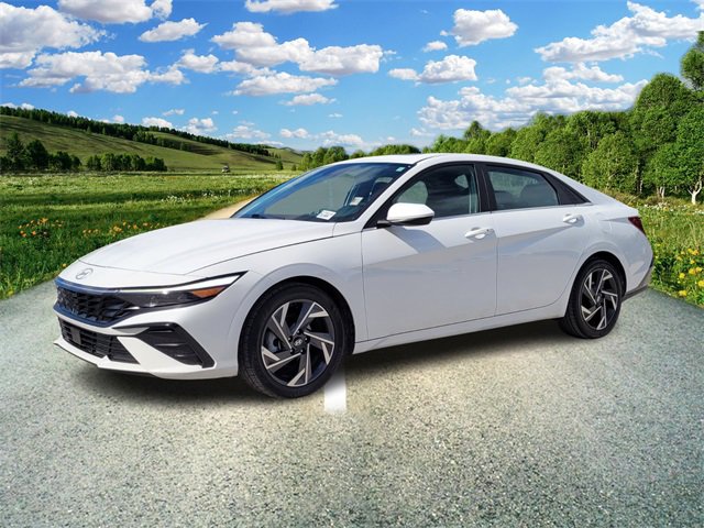 2024 Hyundai Elantra SEL Convenience photo 2