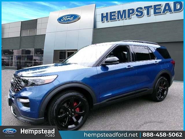 2022 Ford Explorer ST's photo