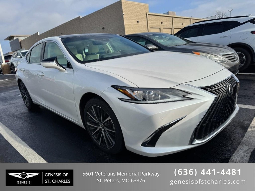 2022 Lexus ES 350's photo