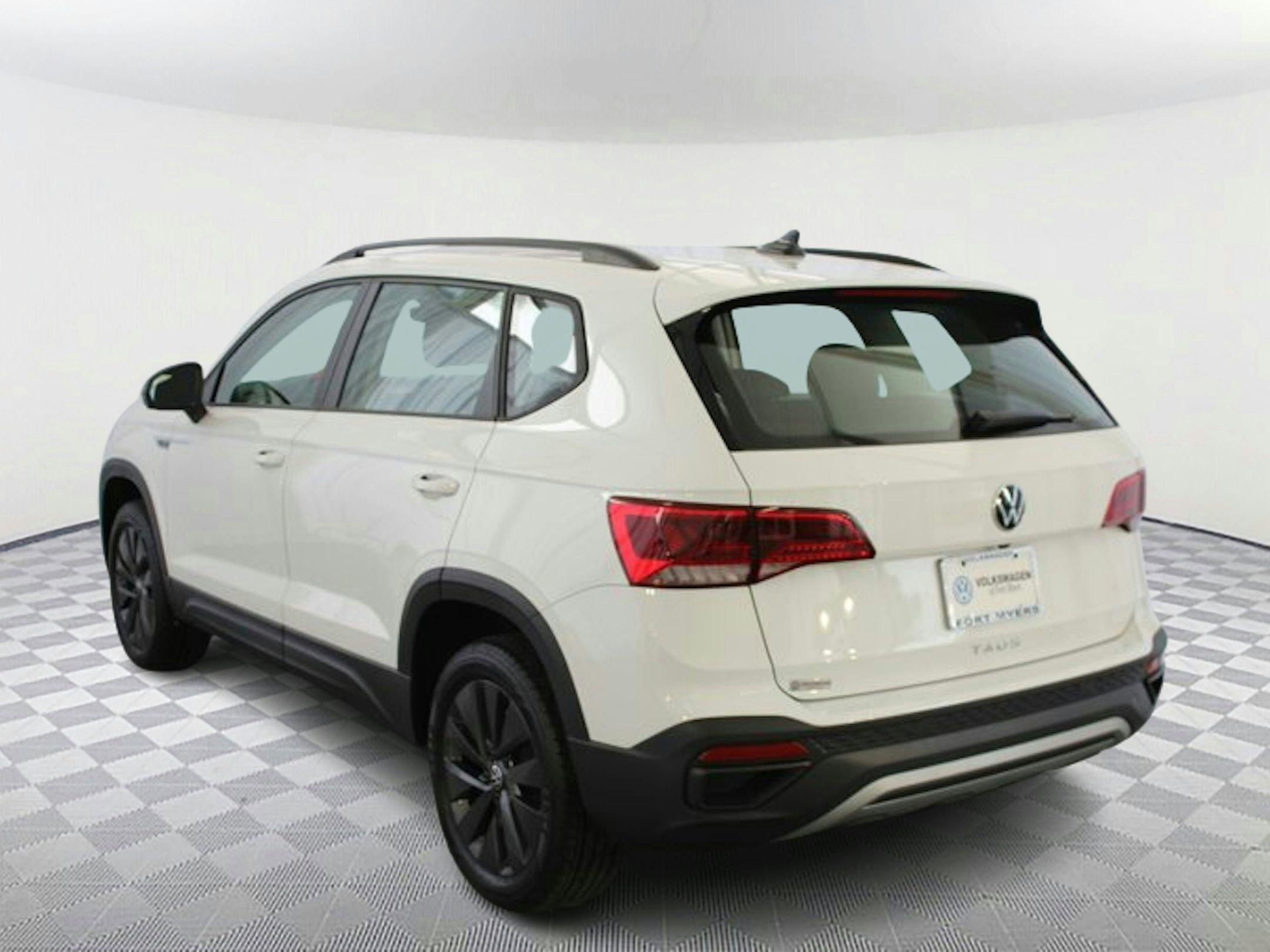 2024 Volkswagen Taos S photo 2