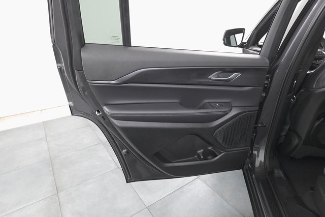 2025 Jeep Grand Cherokee Laredo Altitude photo 24