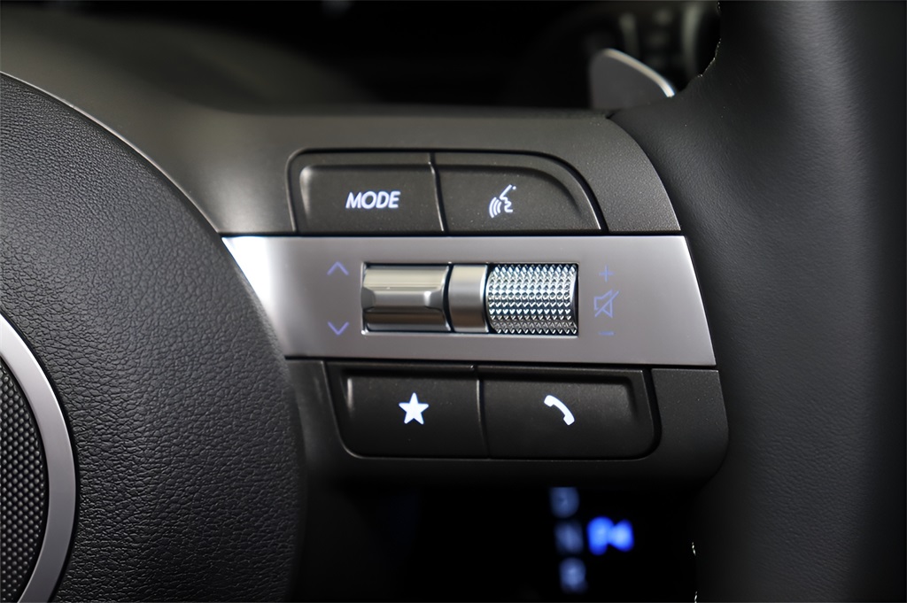 2025 Hyundai Kona SEL photo 7