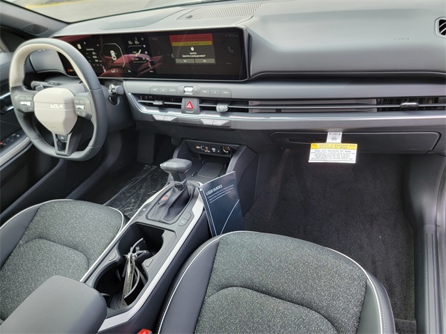 2025 Kia K4 GT-Line photo 17